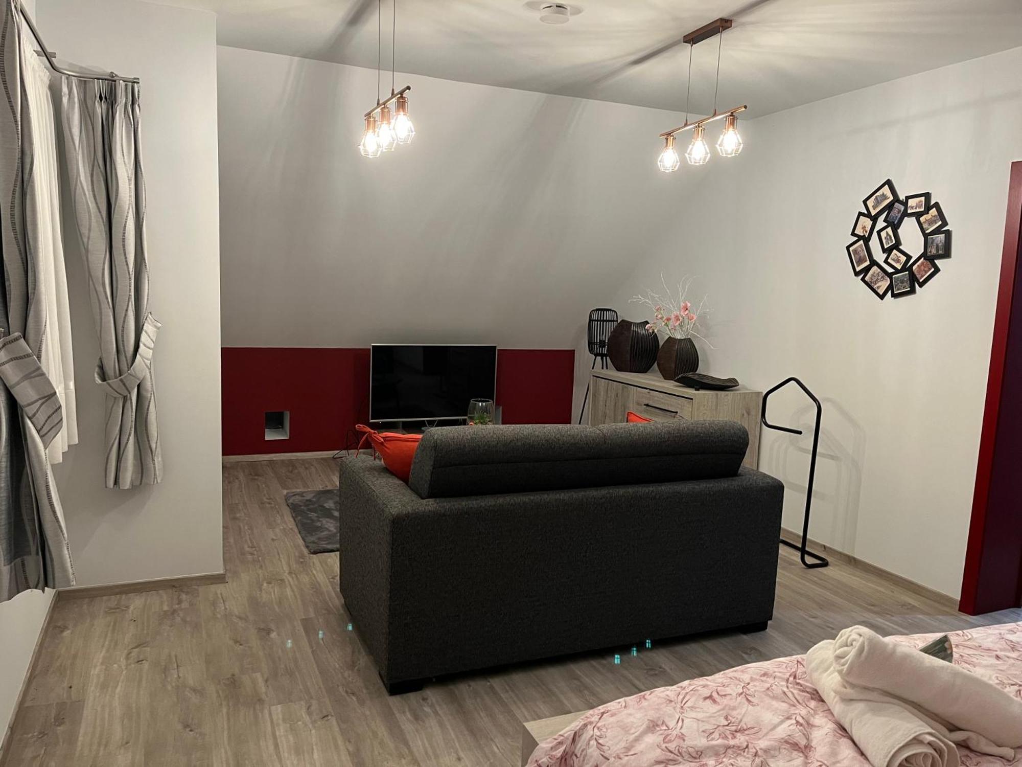Lauralys Hotell Mons Exteriör bild